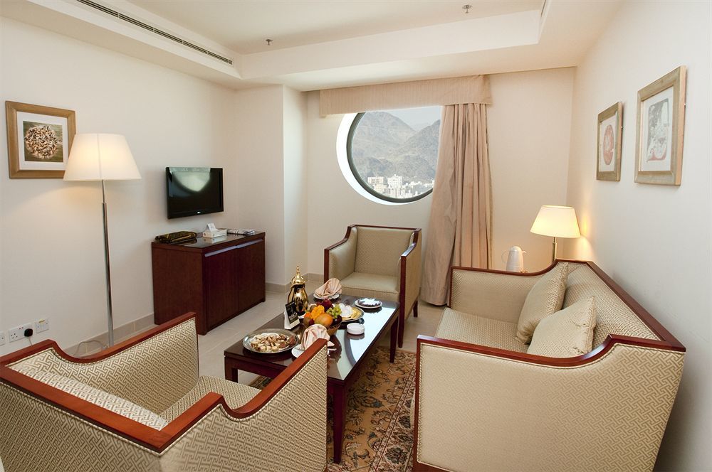Makarem Al Bait Al Azizia Hotel Мекка Экстерьер фото